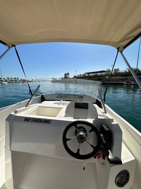 BOAT WITH OUT LICENSE VALENCIA - Key Points