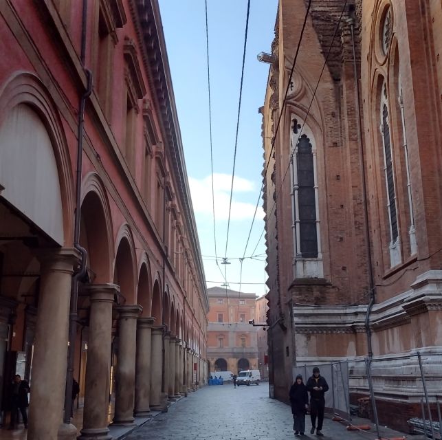 Bologna: Ancient and Recent History Self-Guided Audio Tour - Key Points