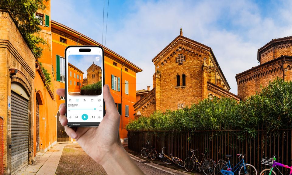 Bologna: Walking In-App Audio Tour on Your Phone (ENG) - Key Points