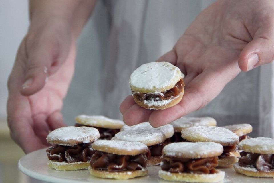 Buenos Aires: Empanadas and Alfajores Cooking Experience - Key Points