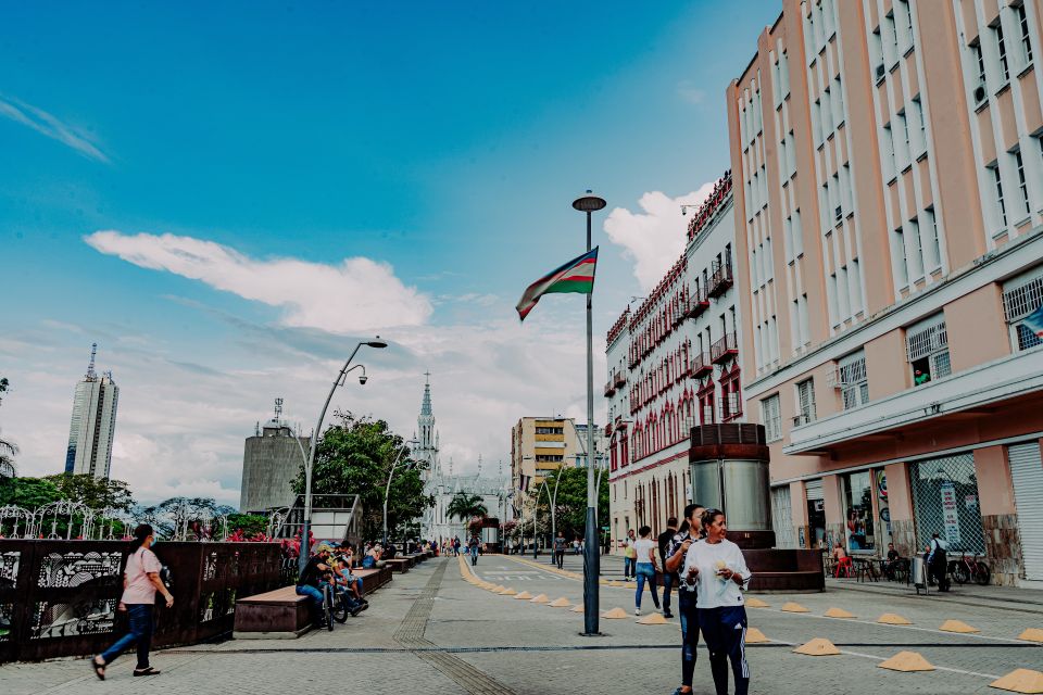 Cali: Panoramic City Tour - Key Points