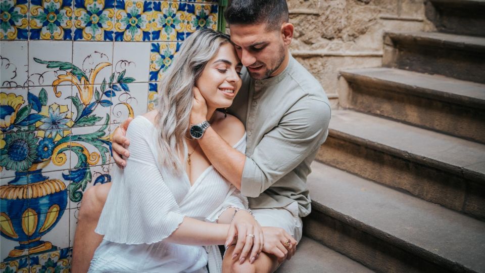 Capture Your Love Story in Barcelona, Old City Edition - Key Points