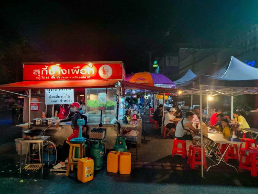 Chiang Mai: Chiang Mai Bar Hopping Guided Night Tour - Key Points