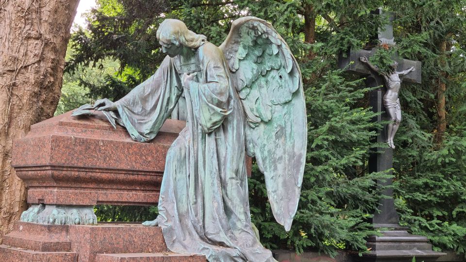 Cologne: Melaten Cemetery Celebrities and Curiosities