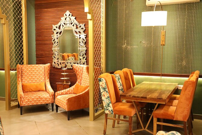 Dinner at an Indian Ethnic Restaurant & Witness the Majestic Night Arti - Key Points