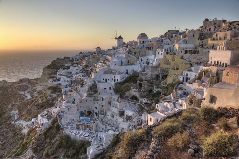 Discover the Island of Santorini in Six Hours With Locals - Key Points