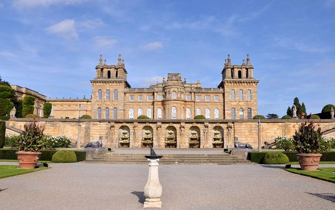 Downtown Abbey Village in The Cotswolds, Blenheim Palace & Lunch - Key Points