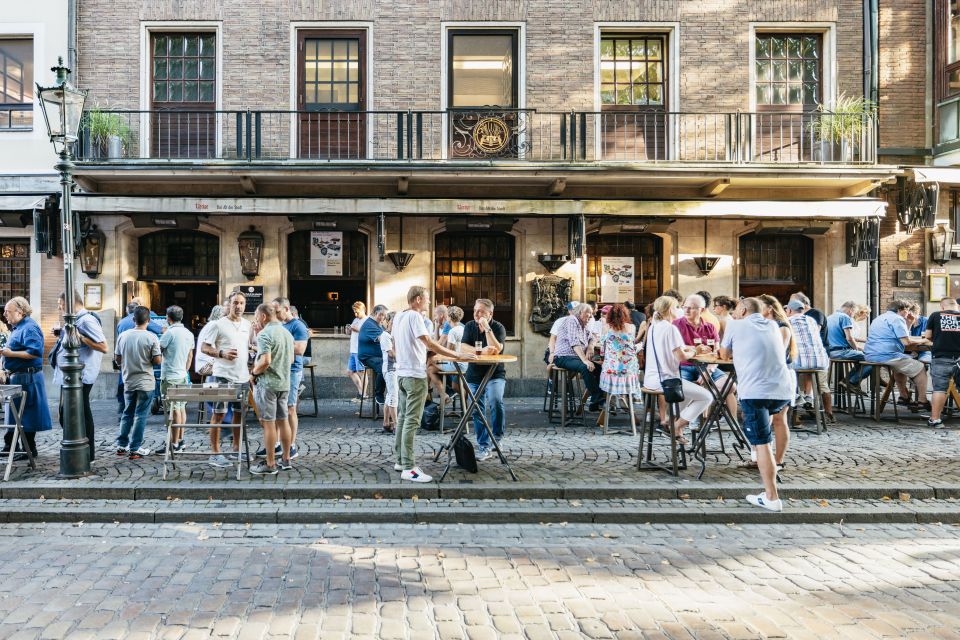 Düsseldorf: Altbier-Safari Beer Walking Tour - Key Points