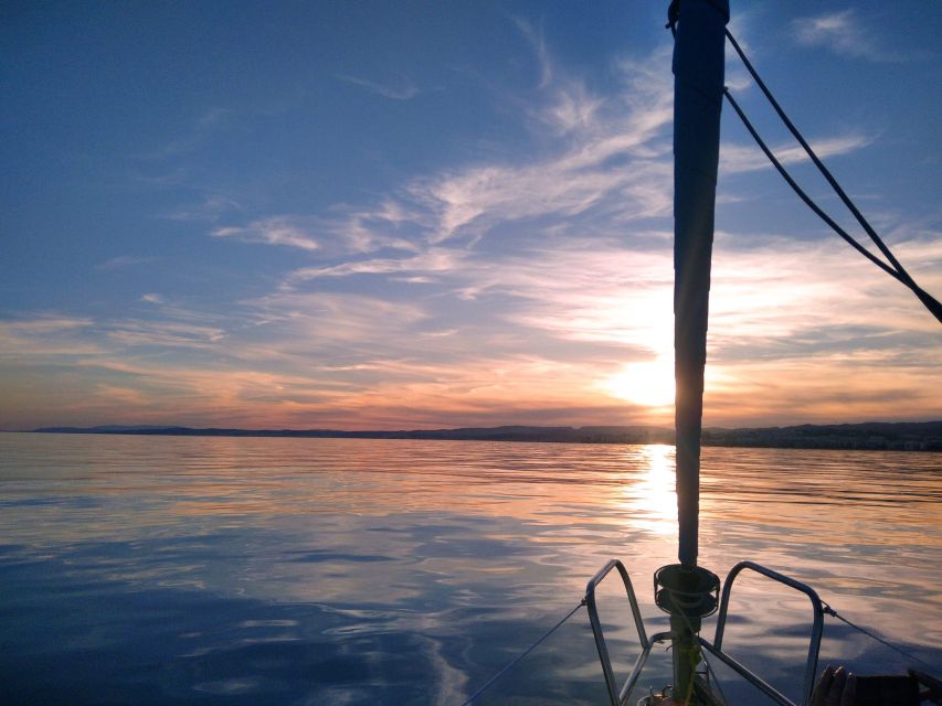 Estepona Sailing Experience: Boat Tour With Drinks & Picnic - Key Points