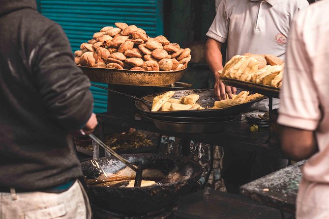 Food Walk Tour of Old & New Delhi With a Local Guide - Key Points