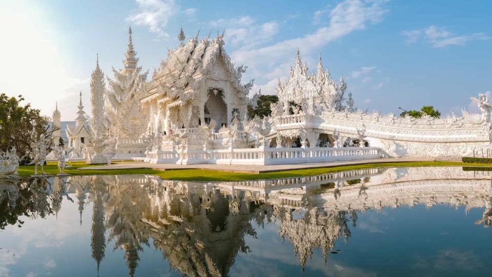 From Chiang Mai: White Temple, Blue Temple & Black House - Key Points