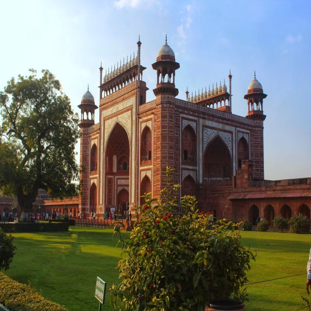 From Delhi: Private Lgbtq-Friendly Taj Mahal Tour With Lunch - Key Points