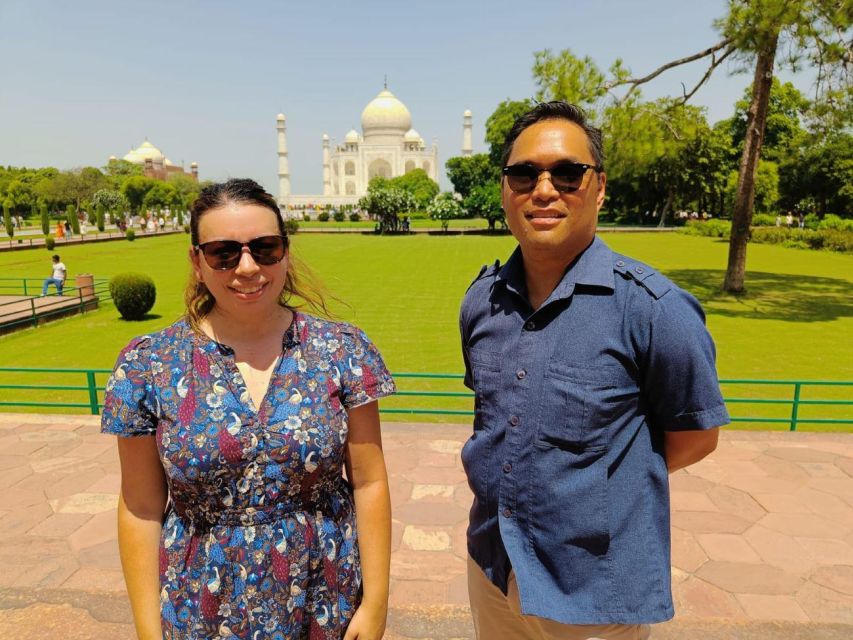 From New Delhi: Guided Day Trip to Taj Mahal and Agra Fort - Key Points