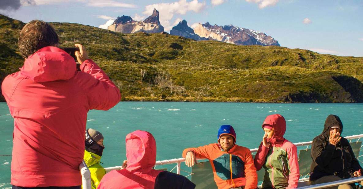 From Puerto Natales: Full-Day French Valley Hike