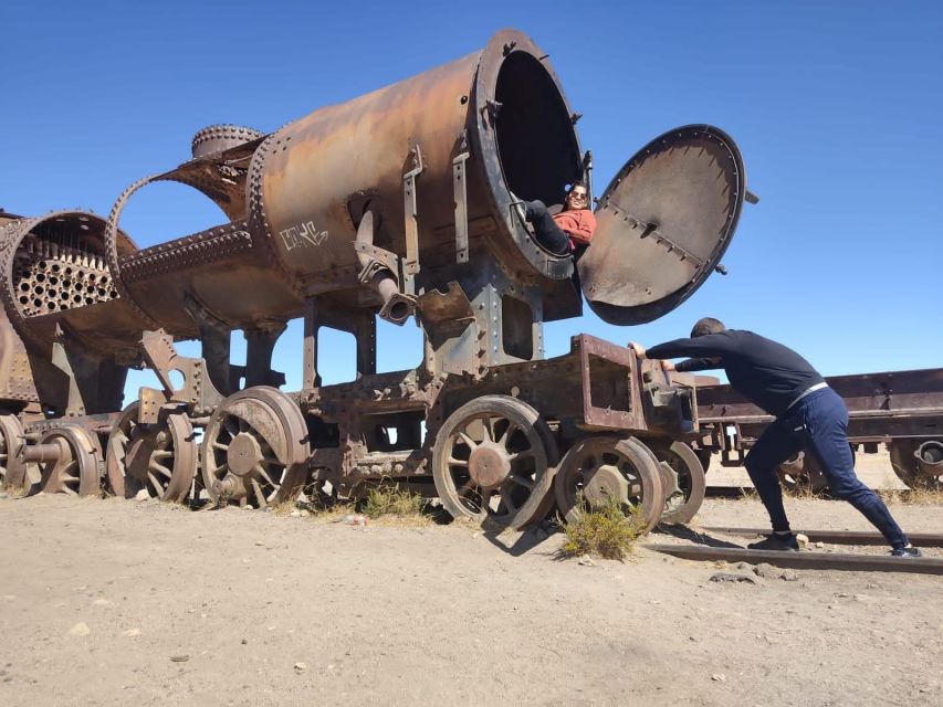 From Uyuni: 3D 2N Salar De Uyuni and Colorful Lagoons. - Key Points