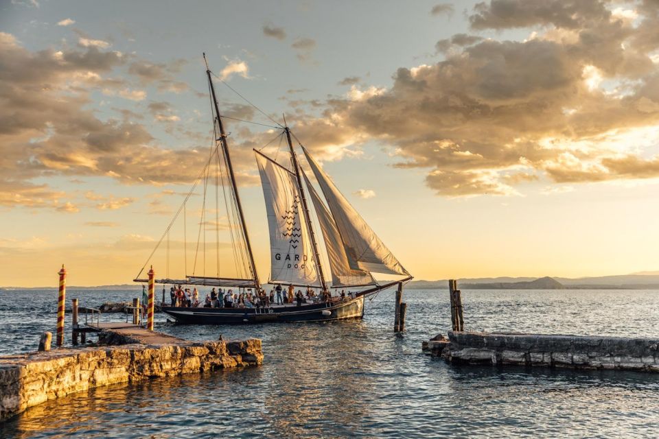 GALA DINNER CRUISE ON HISTORICAL SAILBOAT - Key Points