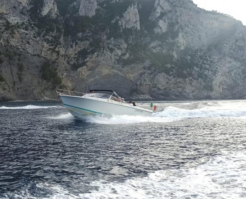 GHP LUXURY BOAT 4 HOURS TOUR - GULF OF THE POETS - Key Points