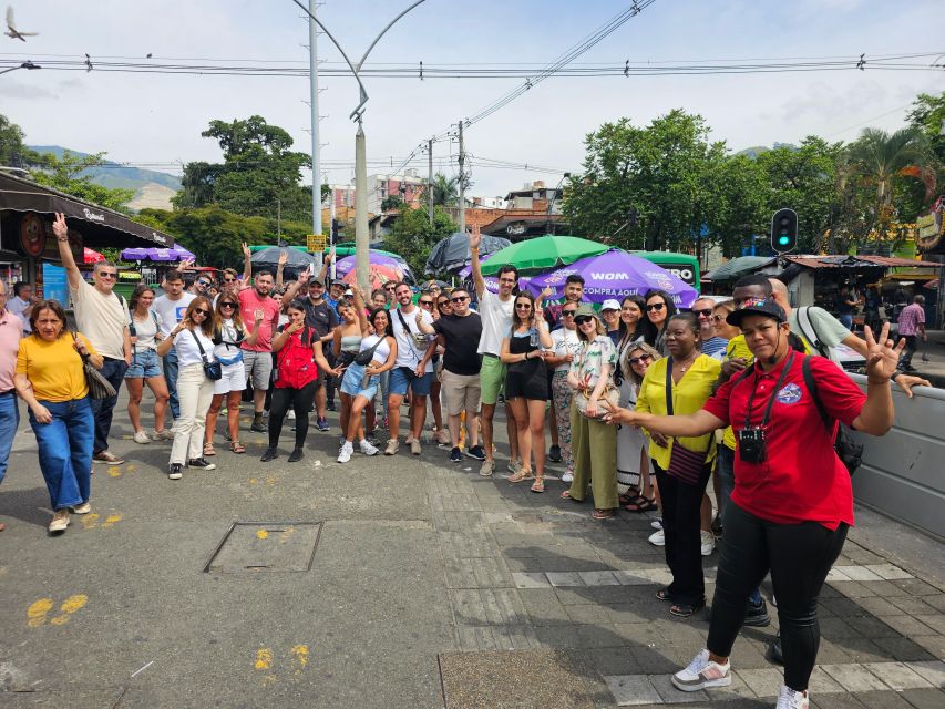 Graffiti Tour Comuna 13 (Private Tour With Transportation) - Key Points