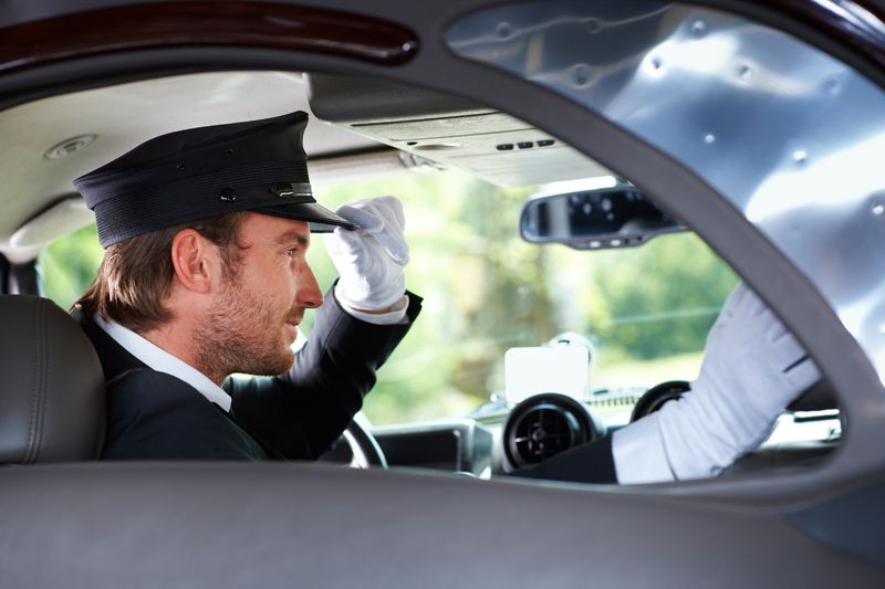 Hamburg: Exclusive Tour by Limousine With Chauffeur - Key Points
