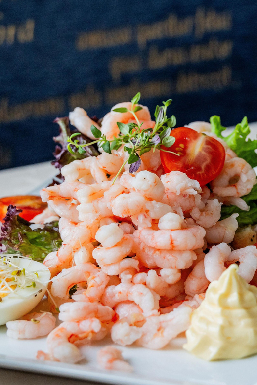 Helicopter + Lunch at Rosendal Fjordhotel - Good To Know