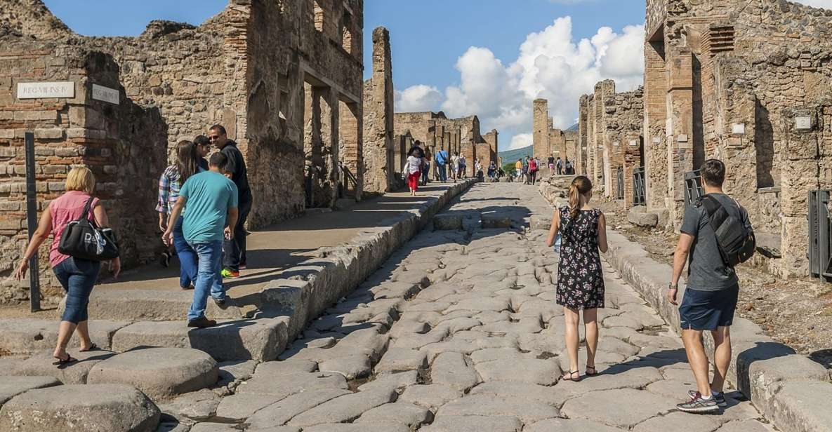 Immersion in Pompeii: Captivating Trip! - Key Points