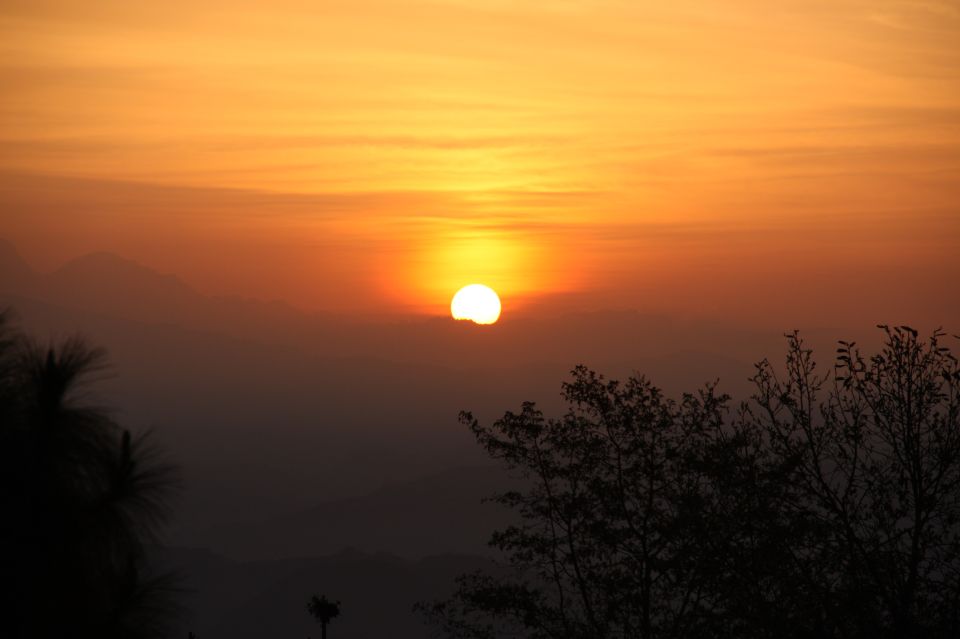 Kathmandu: Nagarkot Sunrise Tour With Day Hike - Key Points