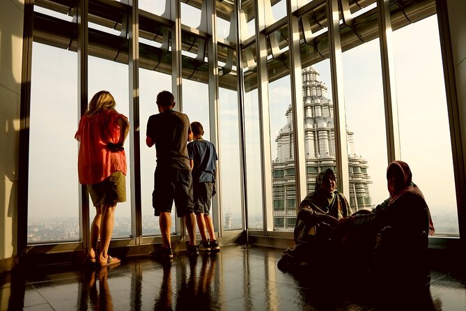 KL Tour With Petronas Twin Towers Observation Deck & Batu Cave - Key Points