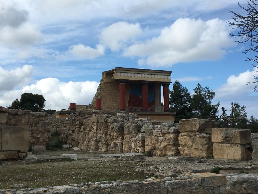 Knossos Palace Skip-The-Line Guided Tour With Max. 8 People - Key Points