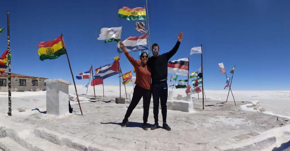 La Paz: Uyuni Tour Ending in Atacama, Chile by Bus. - Key Points