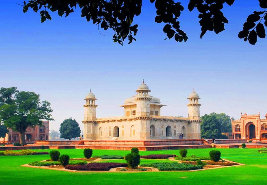 License Tour Guide in Agra- Taj Mahal - Key Points