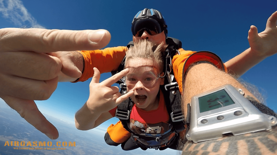 Lienz: Thrilling Tandem Skydiving Over the Alps