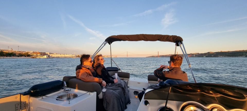 Lisbon: Boat Tour With Champagne - Key Points