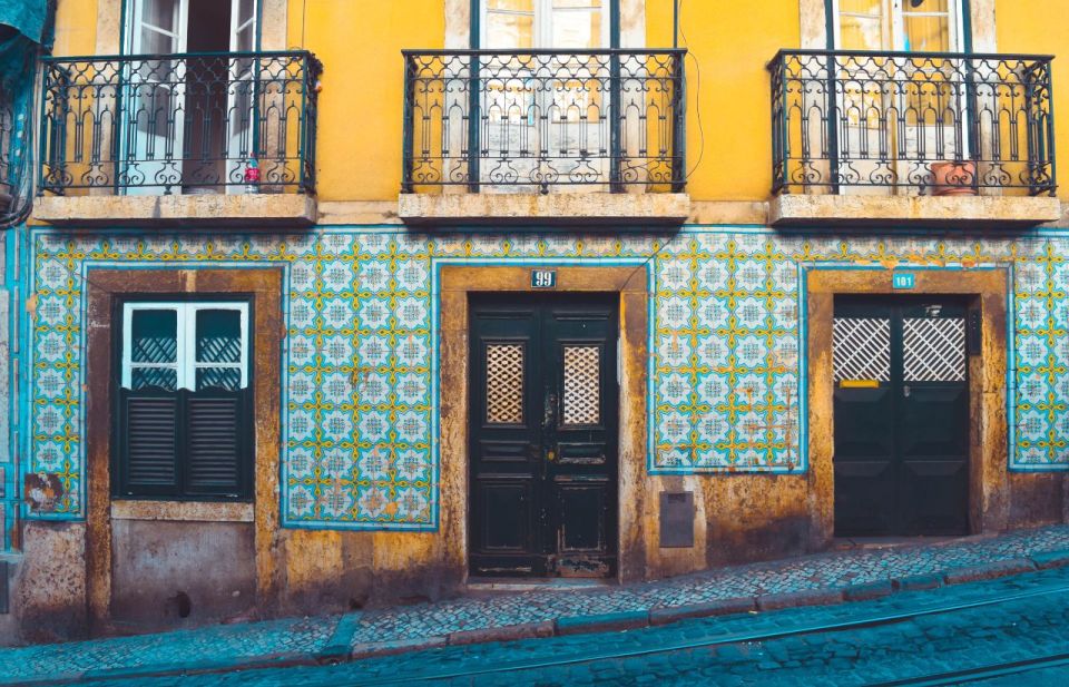 Lisbon: Private 3-Hour Historic Alfama & Chiado Tuk-Tuk Tour - Key Points