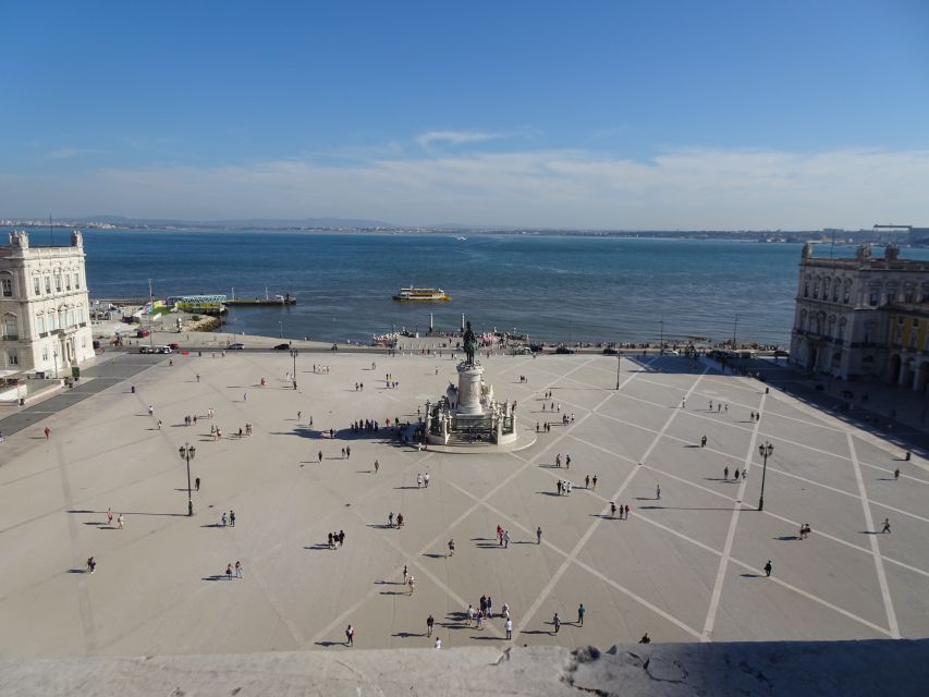 Lisbon Self-Guided Walking Tour and Scavenger Hunt - Key Points