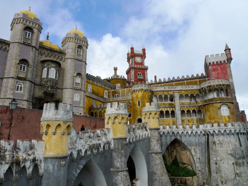 Lisbon: Sintra, Cascais and Estoril Private Day Tour - Key Points