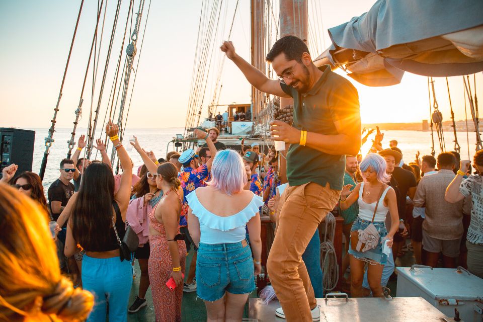 Lisbon: Sunset Boat Party With Live DJ and Night Club Entry - Key Points