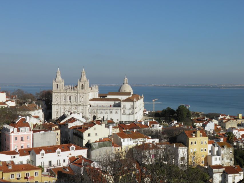 Lisbon: Tower of Saint George's Castle Church Ticket & Drink - Key Points