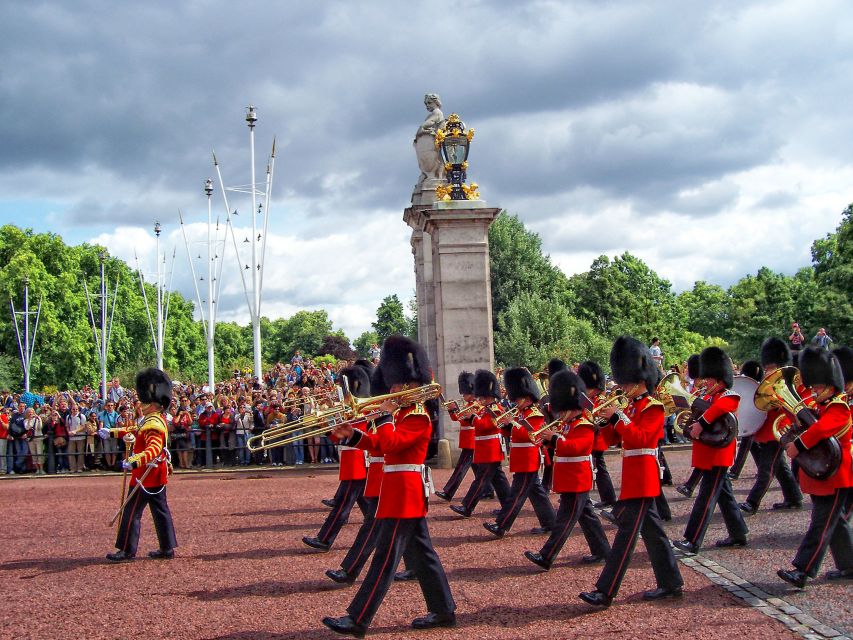 London: Buckingham Palace Changing of the Guard Guided Tour - Key Points