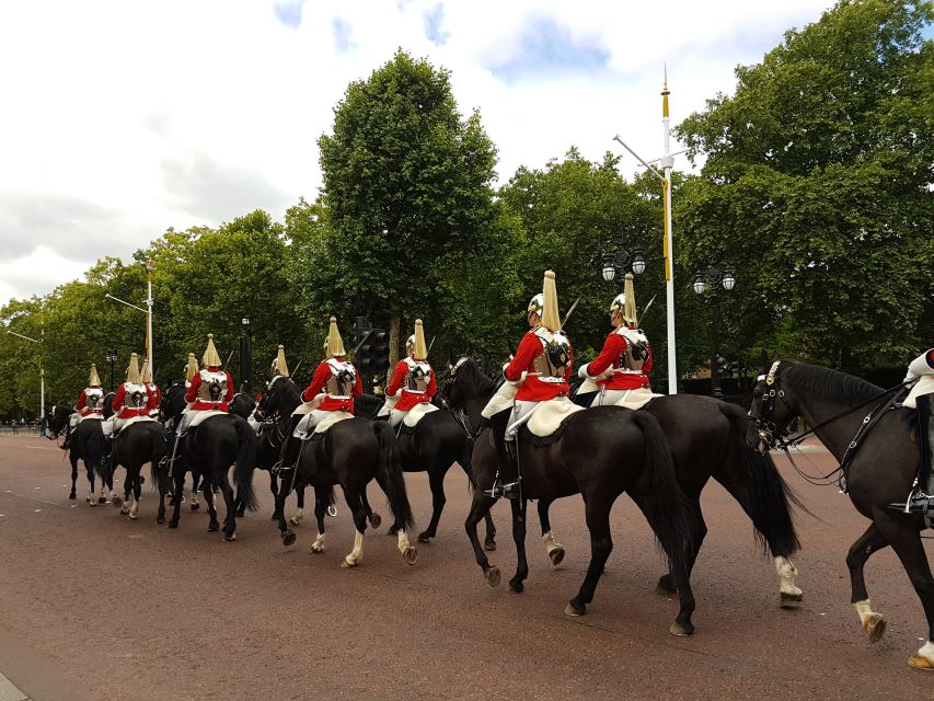 London: Royalty Walking Tour With Changing of the Guard - Key Points