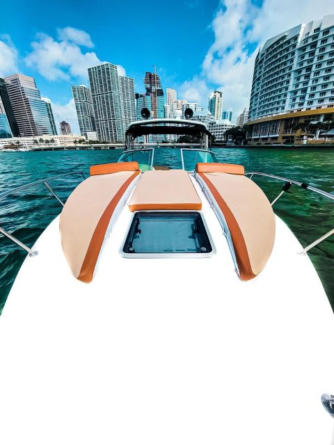 Miami: Private Yacht Cruise and Tour With Captain - Key Points