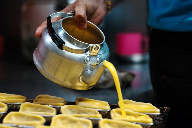 Michelin Premium Food Tour With Hawker Centre & Chinatown Tour - Overview of the Tour
