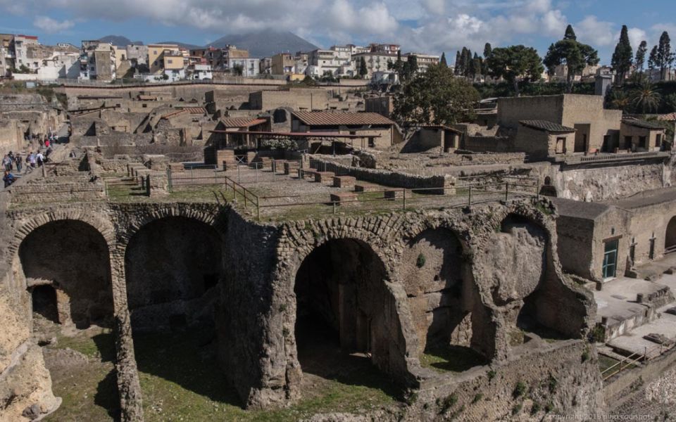 Naples: Herculaneum Entry Ticket With Audioguide - Key Points