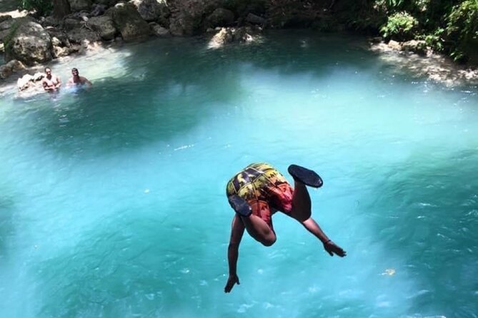 Ocho Rios: Amazing Blue Hole and Chill at Reggae Hill - Exploring the Blue Hole