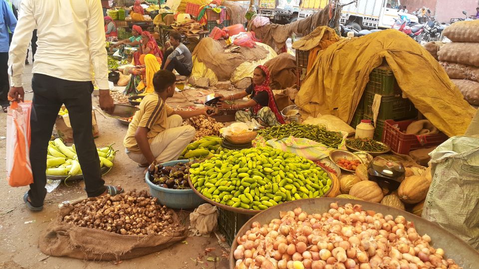 Old City Heritage Walk and Local Market Walking Tour - Key Points