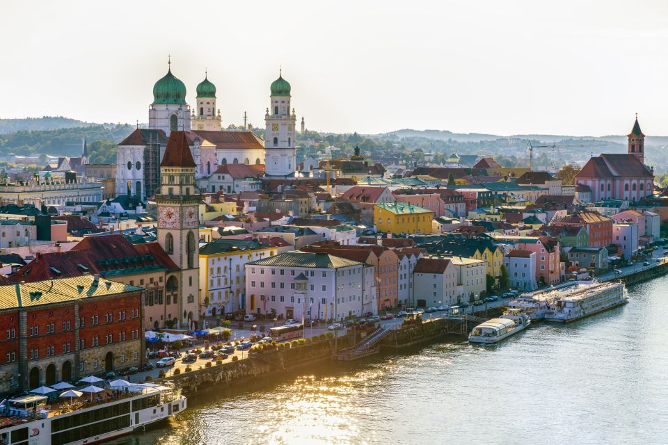 One Way Private Transfer Passau to Prague via ČEský Krumlov - Key Points