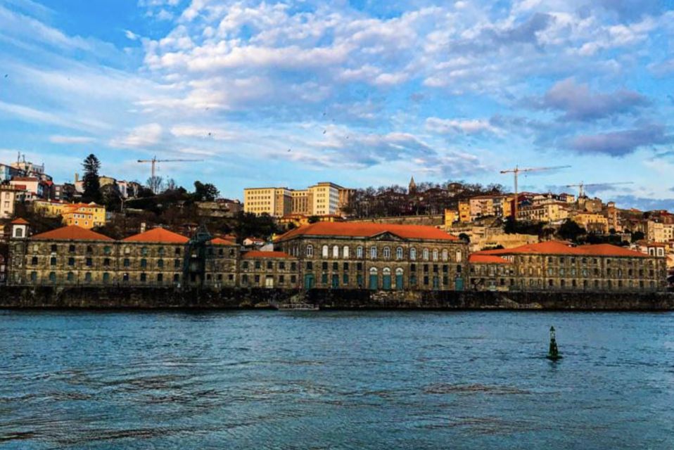 Photo Tour Porto: Walking Tour With Professional Photoshoot - Key Points