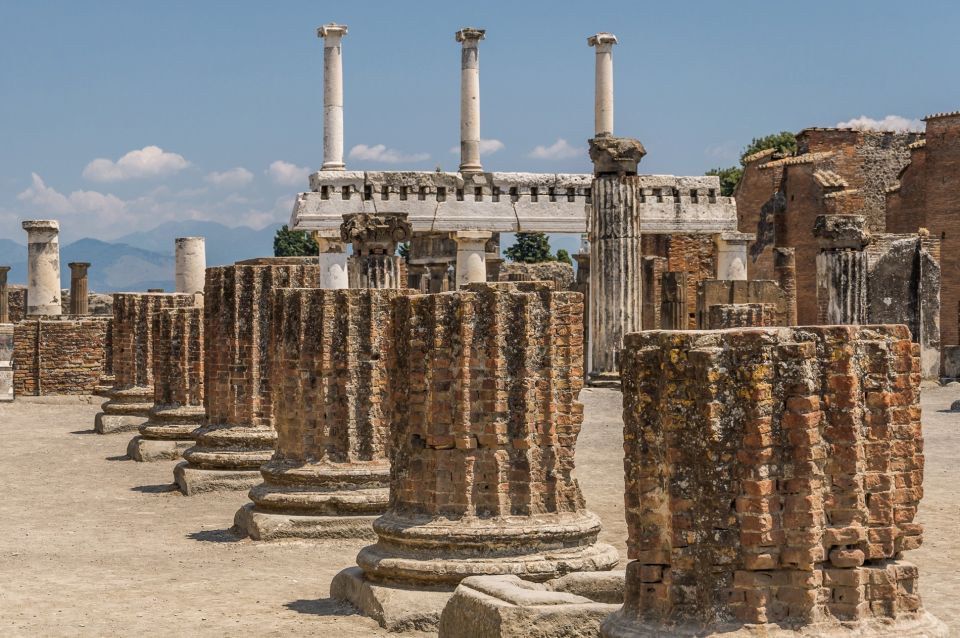 Pompeii: 2-Hour Shared Walking Tour - Key Points