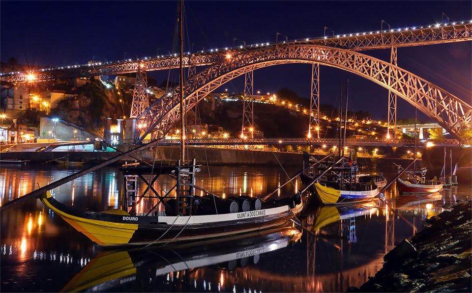 Porto: Fado Dinner Show and Night Tour | All Included - Key Points