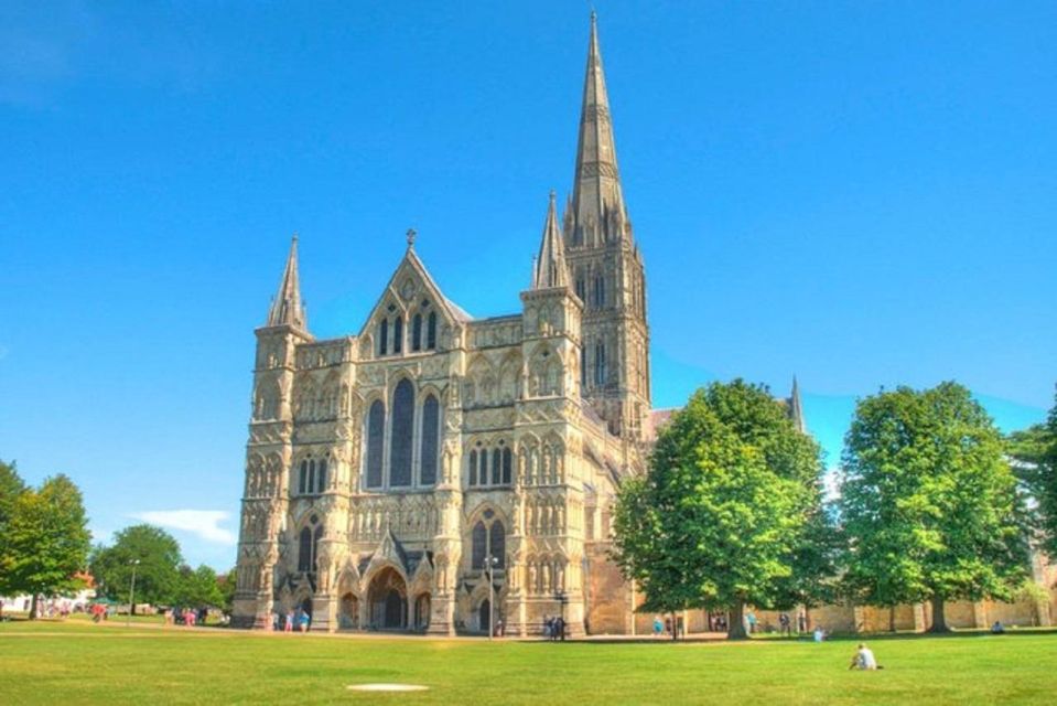 Private Avebury.Stonehenge.Salisbury. - Key Points