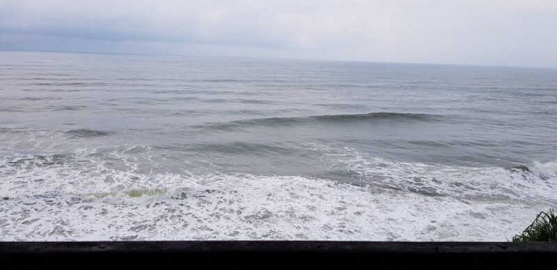Private Day Tour to Jatayu Nature Park and Varkala Beach - Key Points